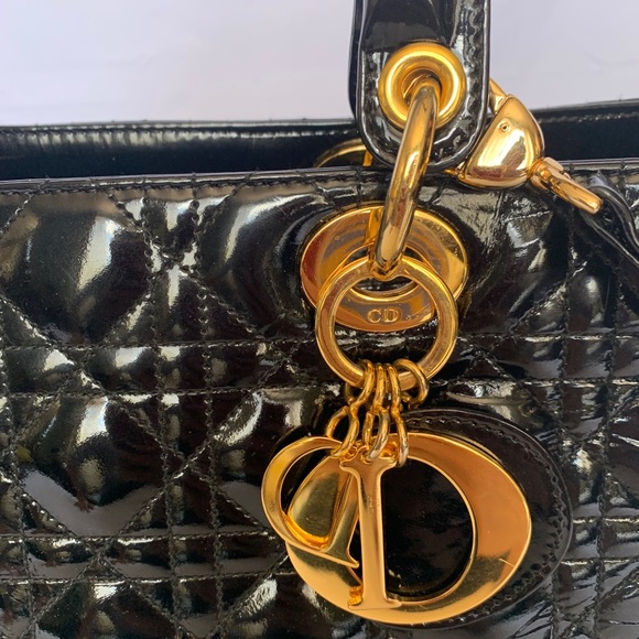 ❤️❤️SOLD❤️❤️DIOR LADY DIOR patent shoulder/handbag - Picture 2 of 16